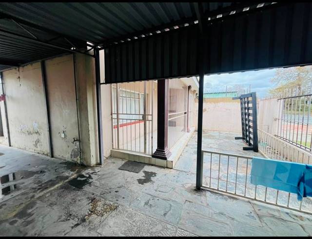9 BEDROOM HOUSE FOR SALE IN BOKSBURG NORTH